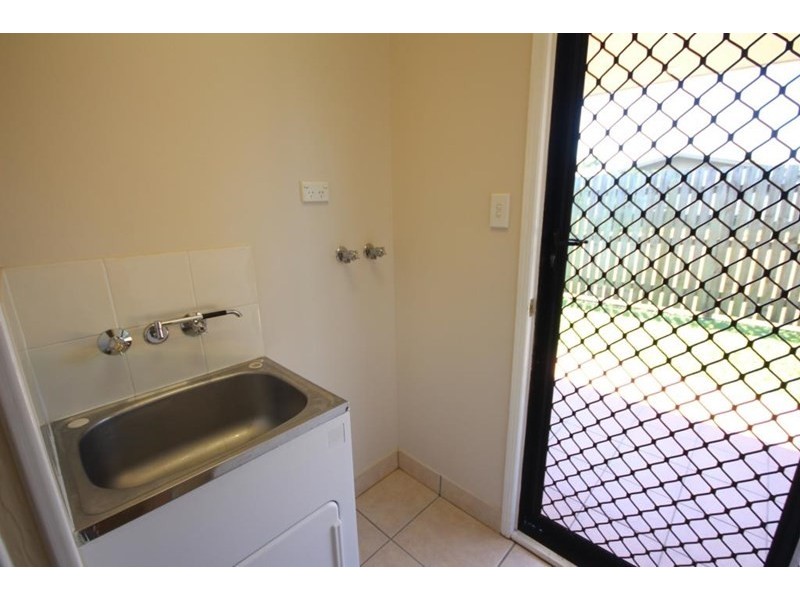 1/5 East Street, Sarina QLD 4737