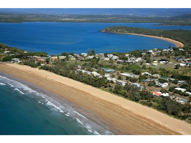 13 Crichton Street, Sarina Beach QLD 4737