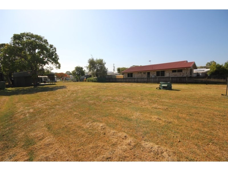 17 Dawson Street, Sarina QLD 4737