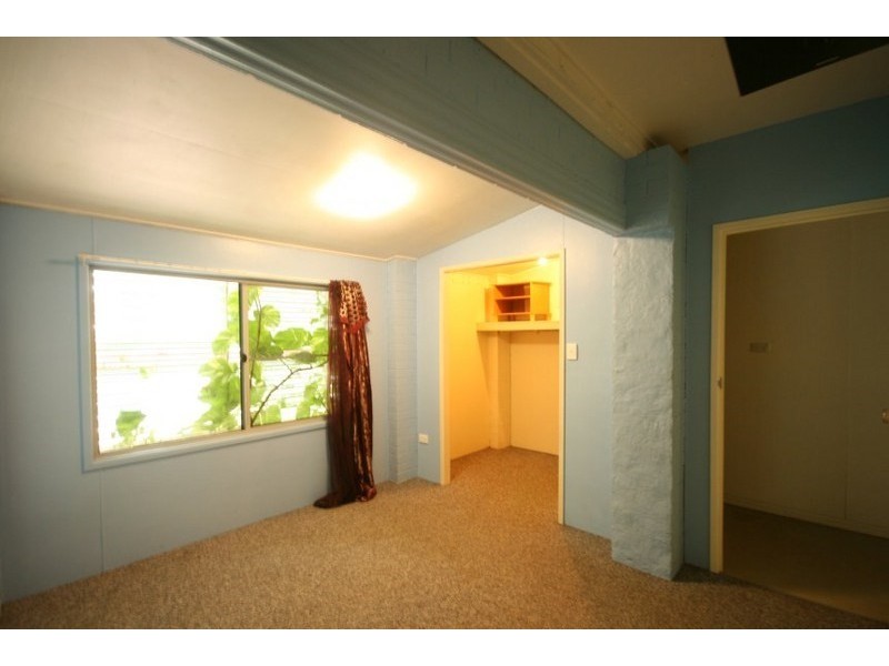 54 Crescent, Armstrong Beach QLD 4737