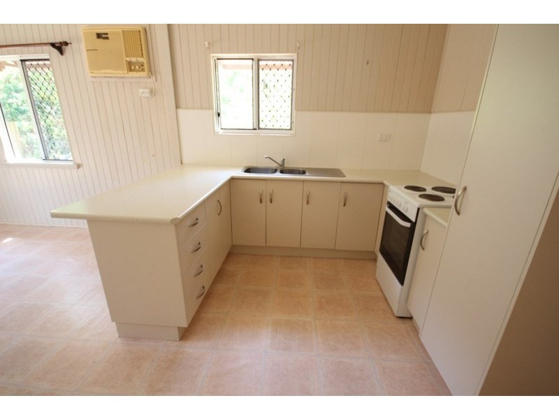 8 Maralyn Avenue, Sarina QLD 4737