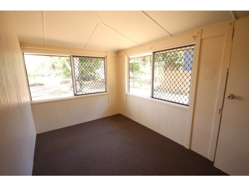 8 Maralyn Avenue, Sarina QLD 4737