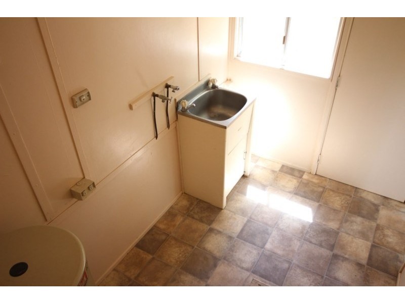 8 Maralyn Avenue, Sarina QLD 4737