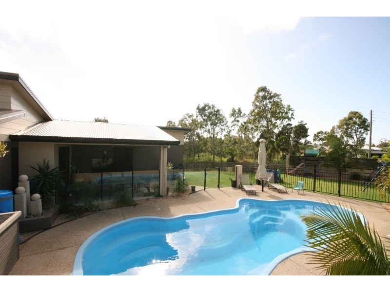 14 Brooksfield Drive, Mackay QLD 4740