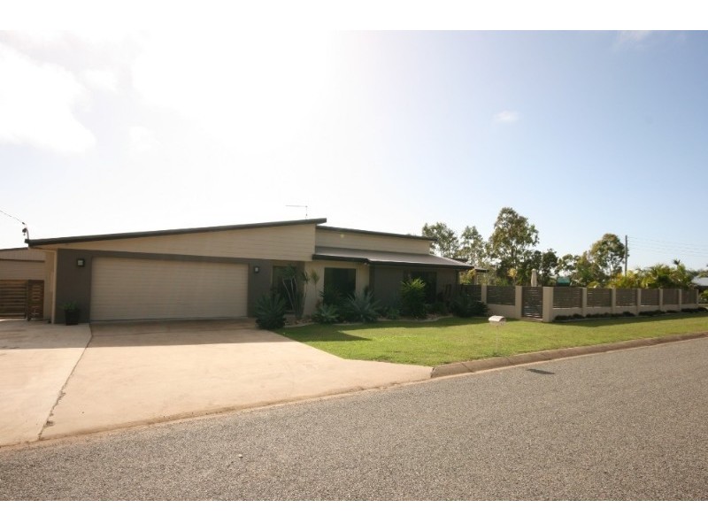 14 Brooksfield Drive, Mackay QLD 4740