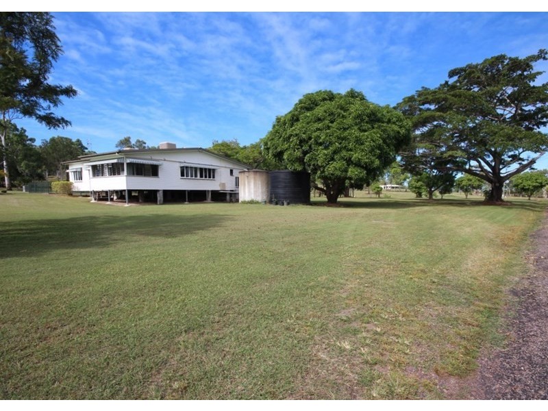 890 Sarina Beach Road, Sarina QLD 4737