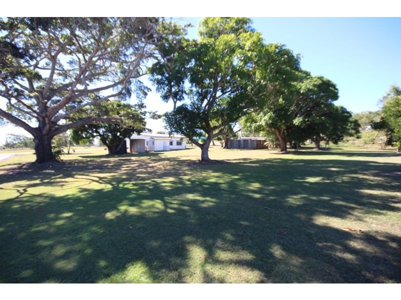 890 Sarina Beach Road, Sarina QLD 4737