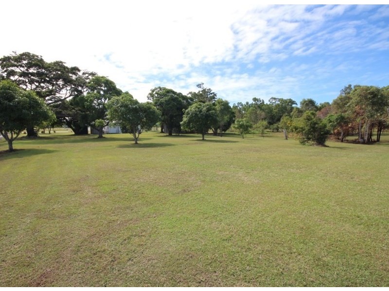 890 Sarina Beach Road, Sarina QLD 4737