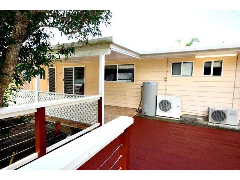 42 Cooper Avenue, Campwin Beach QLD 4737