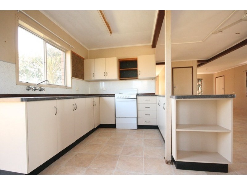 20 Pop Petersen, Sarina Beach QLD 4737
