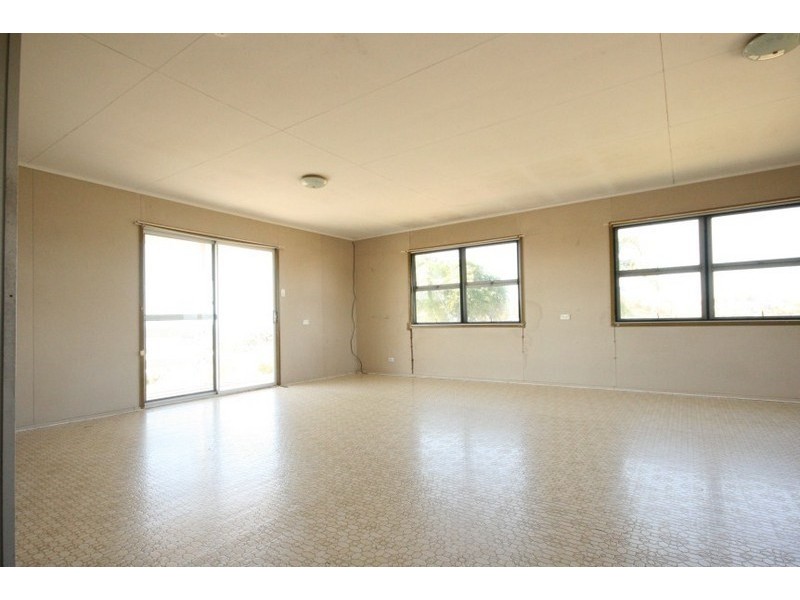 20 Pop Petersen, Sarina Beach QLD 4737