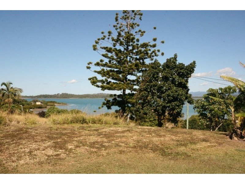 20 Pop Petersen, Sarina Beach QLD 4737
