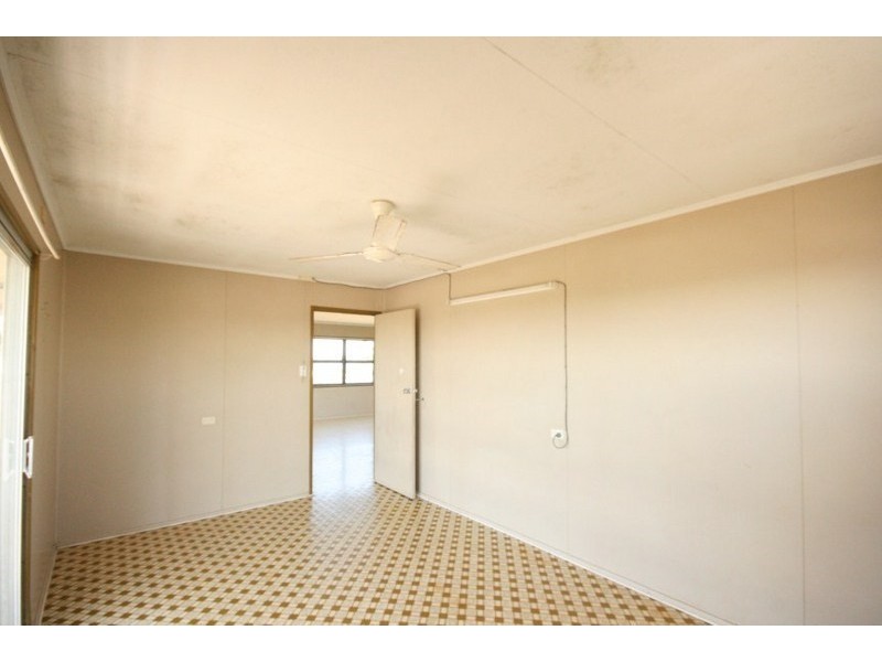 20 Pop Petersen, Sarina Beach QLD 4737