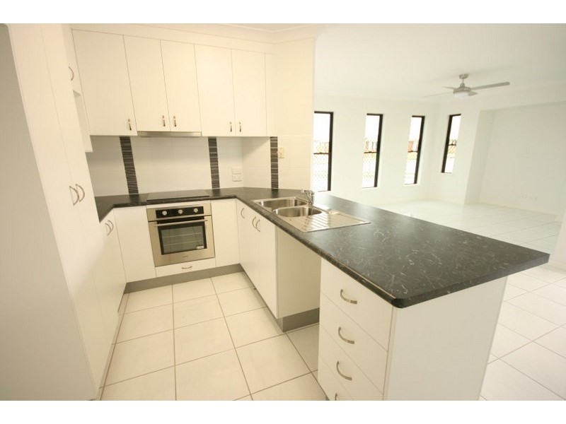 2 Ocean Court, Sarina QLD 4737