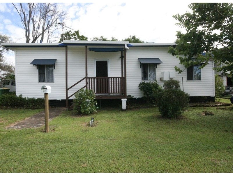 75 Beach Road, Sarina QLD 4737