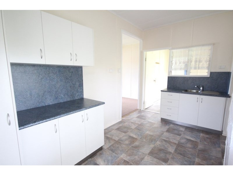 75 Beach Road, Sarina QLD 4737