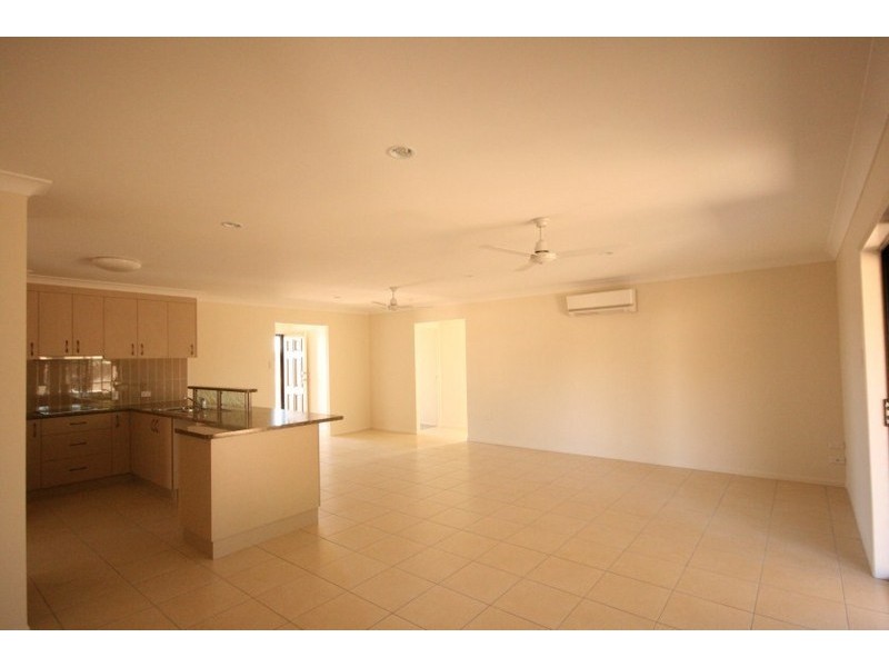 18 Pacific, Sarina QLD 4737