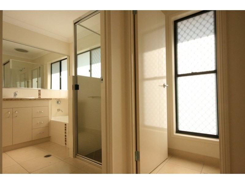 18 Pacific, Sarina QLD 4737