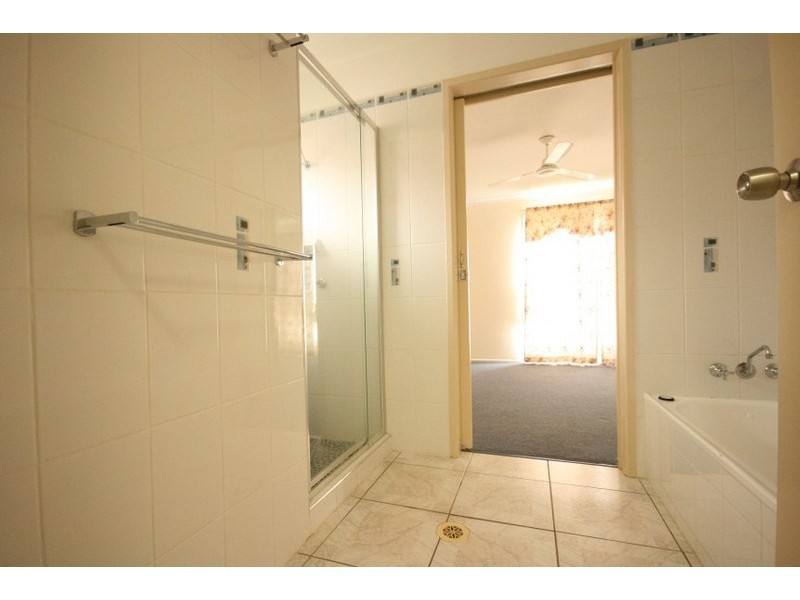8 Castaway Court, Hay Point QLD 4740