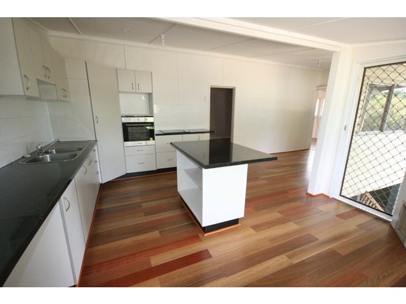 27 Leslie Street, Sarina QLD 4737