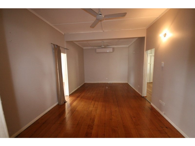 27 Leslie Street, Sarina QLD 4737