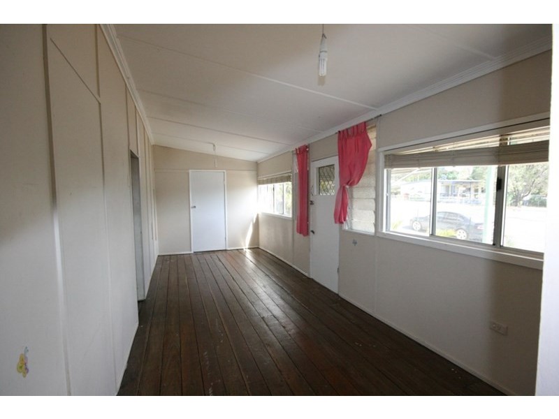 27 Leslie Street, Sarina QLD 4737