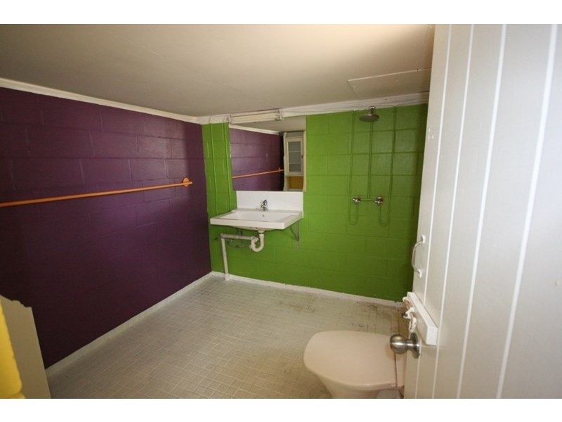 27 Leslie Street, Sarina QLD 4737