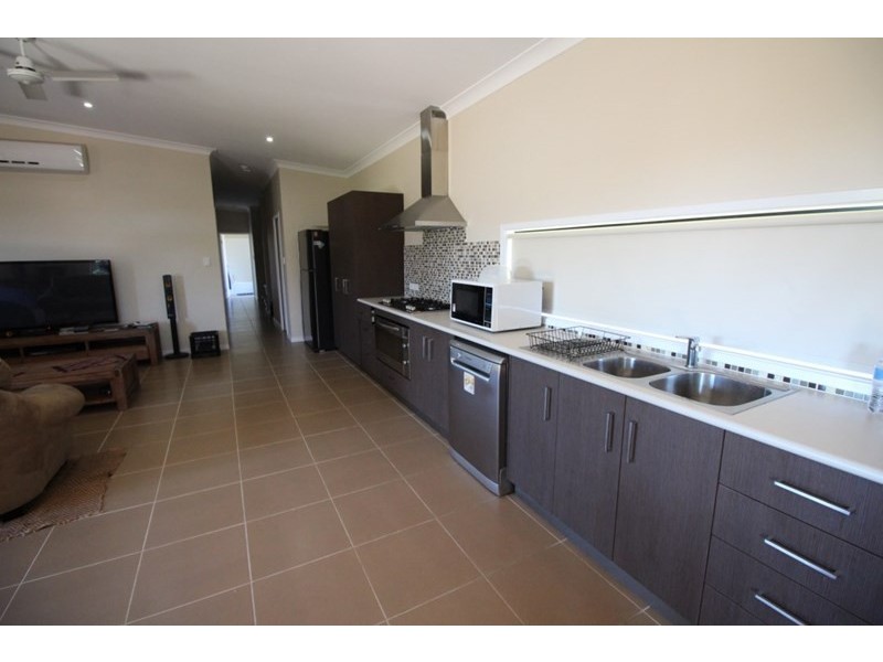 9 Silver Street, Grasstree Beach QLD 4740