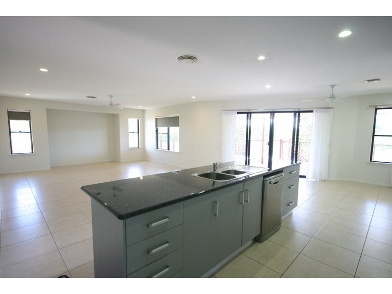 32 Morris, Campwin Beach QLD 4737