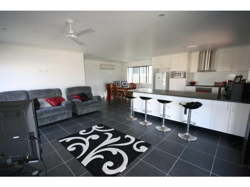 39 Deguara Avenue, Armstrong Beach QLD 4737