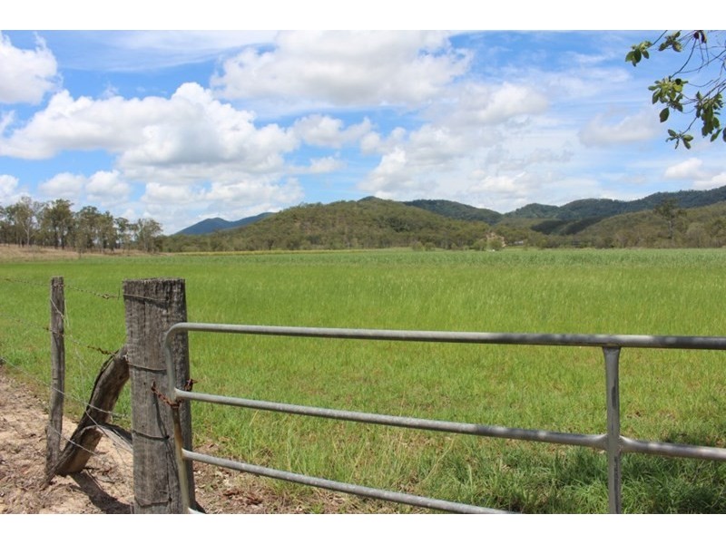 89806 Bruce Highway, Sarina QLD 4737