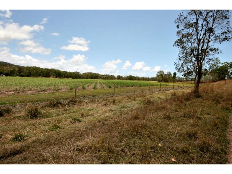 89806 Bruce Highway, Sarina QLD 4737