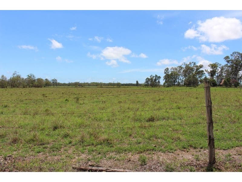 89806 Bruce Highway, Sarina QLD 4737