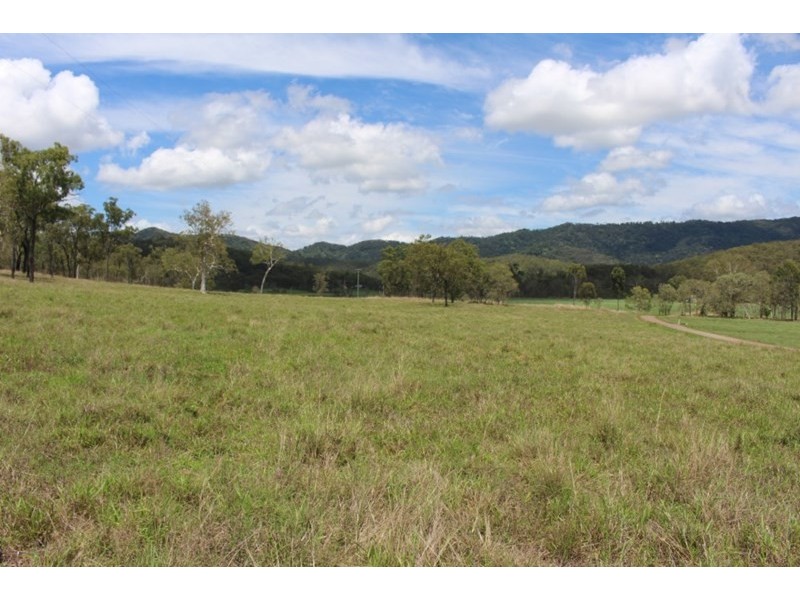 89806 Bruce Highway, Sarina QLD 4737