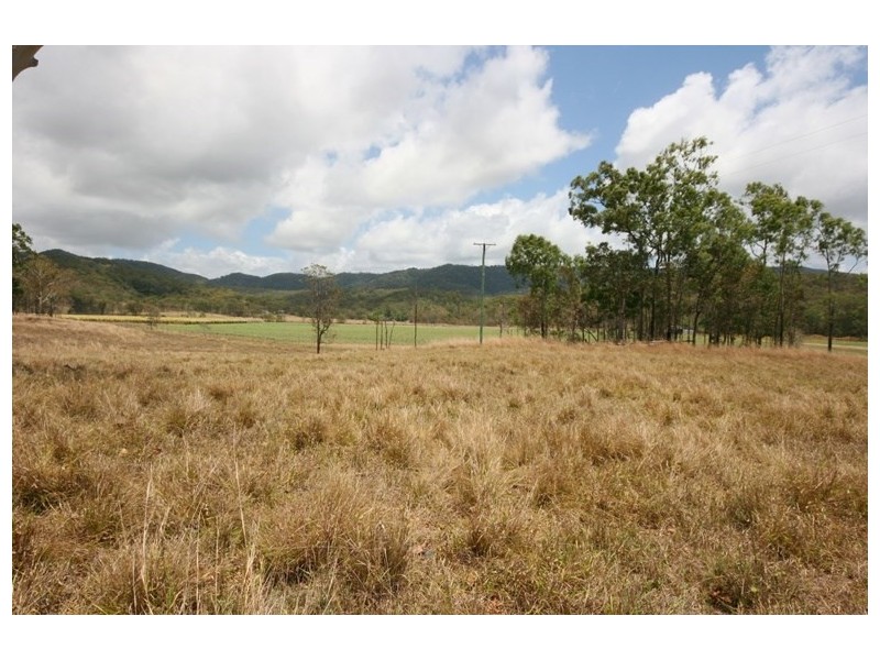 89806 Bruce Highway, Sarina QLD 4737