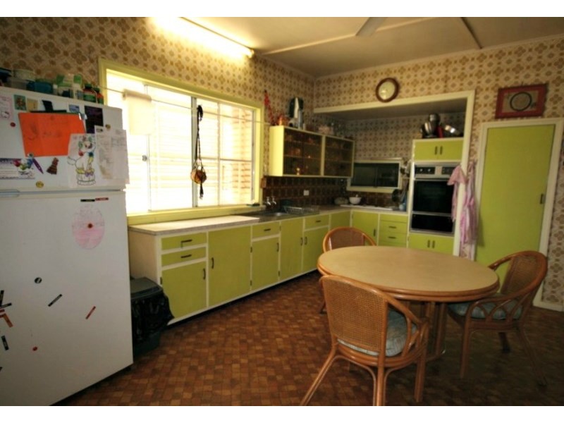 89808 Bruce Highway, Sarina QLD 4737