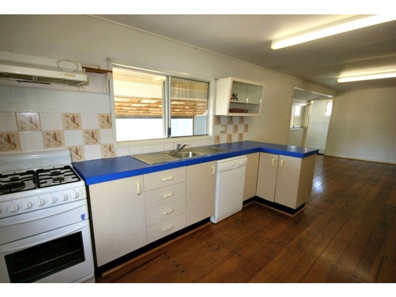6 Swan Street, Armstrong Beach QLD 4737