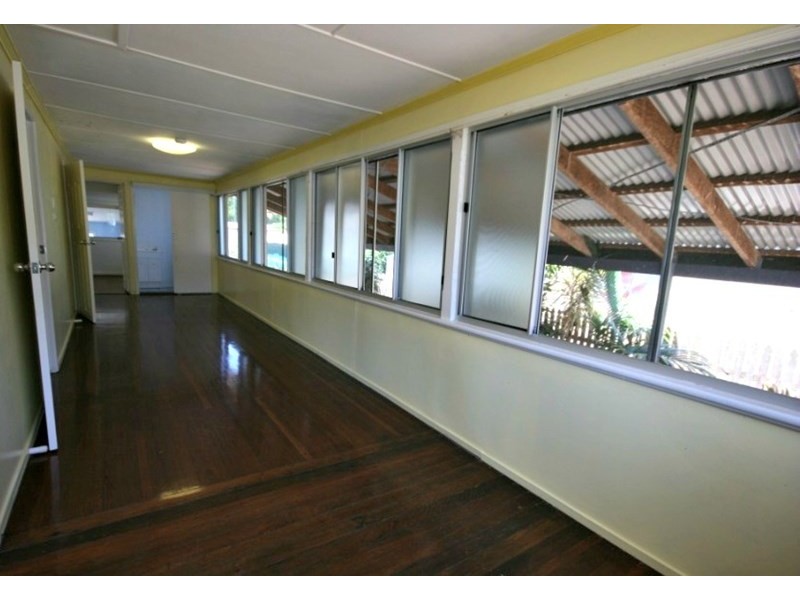 6 Swan Street, Armstrong Beach QLD 4737