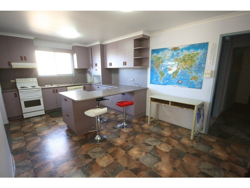 10 Landgon, Sarina QLD 4737