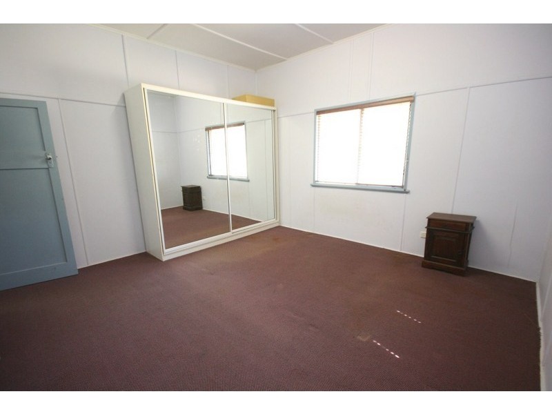 10 Landgon, Sarina QLD 4737