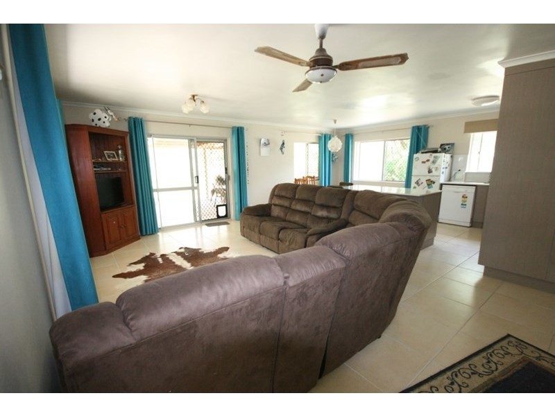 11 Theresa Court, Armstrong Beach QLD 4737