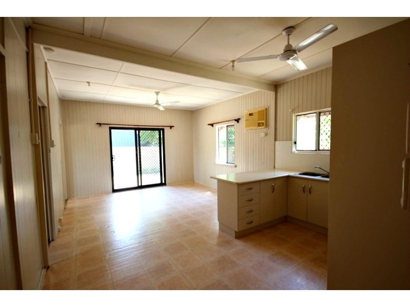 8 Maralyn Avenue, Sarina QLD 4737