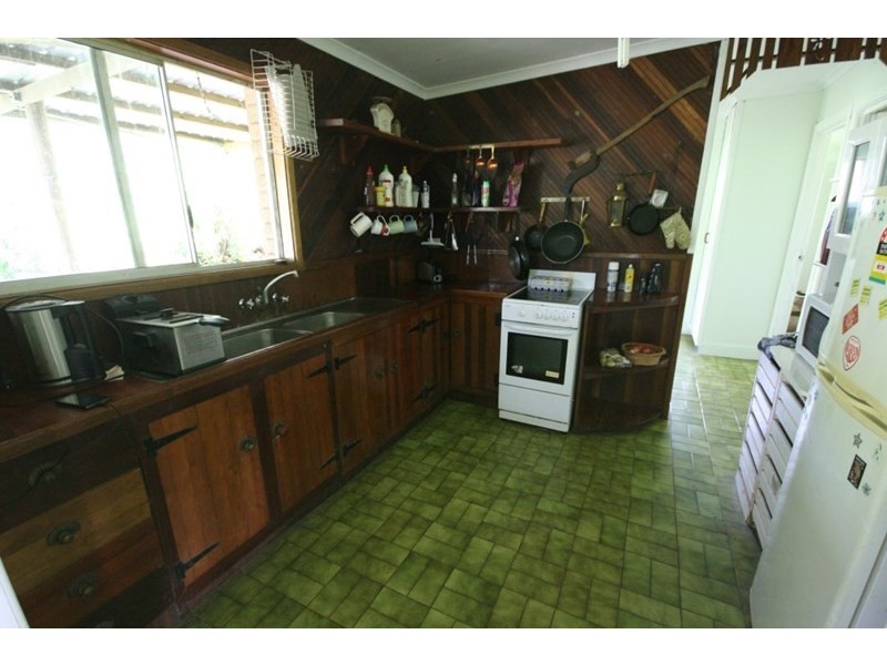 18 Kippen Road, Sarina QLD 4737