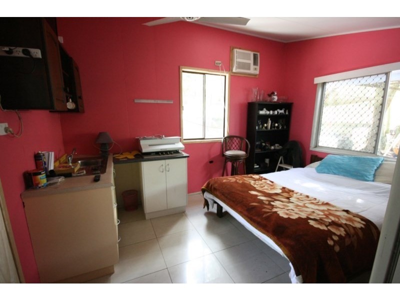 100 Range Road, Sarina QLD 4737