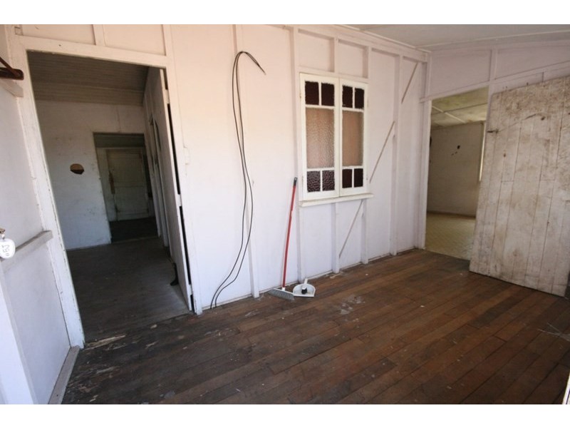 61 Beach Road, Sarina QLD 4737