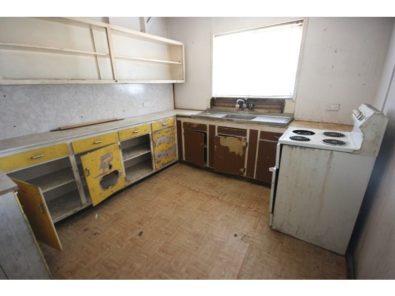 61 Beach Road, Sarina QLD 4737