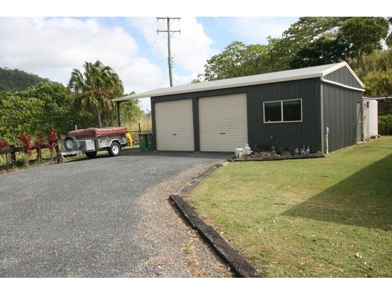 6 Webster Road, Sarina QLD 4737