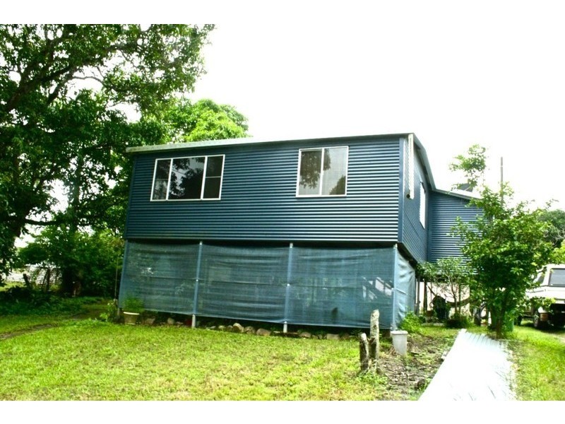 4 Pirie Street, Sarina QLD 4737