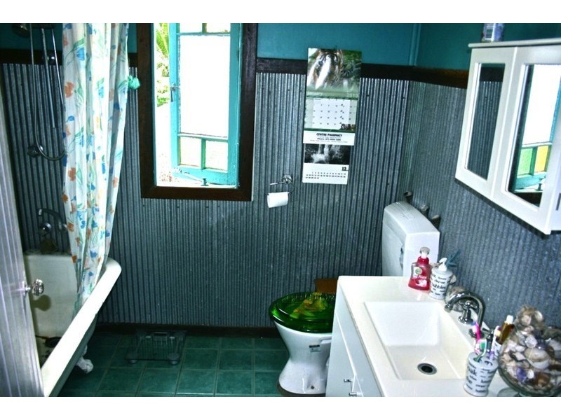 4 Pirie Street, Sarina QLD 4737