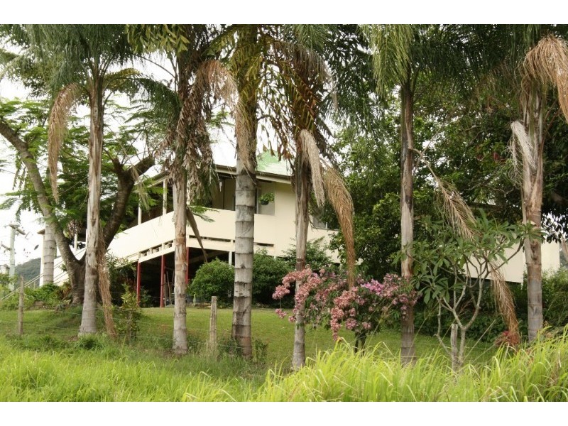 1 Maguires Road, Sarina QLD 4737